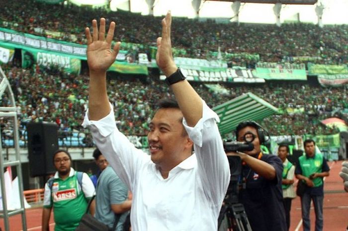 Menteri Pemuda dan Olahraga (Menpora), Imam Nahrawi hadir pada pertandingan persahabatan Persebaya kontra PSIS Semarang, Minggu (19/3/2017) di Gelora Bung Tomo, Surabaya.