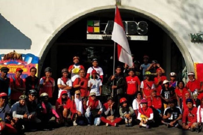 Komunitas Surabaya Cycling Institute (Subcyclist).