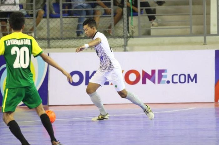 Pemain Futsal Jabar (Putih) saat berhadapan dengan Futsal Sultra di GOR Jatinangor, Sabtu (16/9/2017)