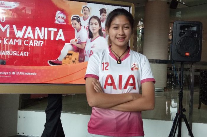 Gelandang timnas Indonesia, Zahra Muzdalifah, saat menghadiri acara AIA Championship for Women di kawasan Kuningan, Seasa (2/10/2018)