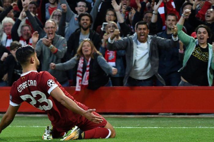 Gelandang Liverpool FC, Emre Can, merayakan gol yang dia cetak ke gawang Hoffenheim dalam laga leg kedua play-off Liga Champions di Stadion Anfield, Liverpool, Inggris, pada 23 Agustus 2017.