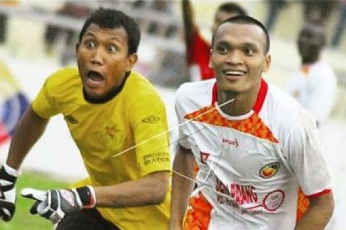 Eks kiper PSMS Medan, Oki Rengga (kiri) saat bersama Ferdinand Sinaga.