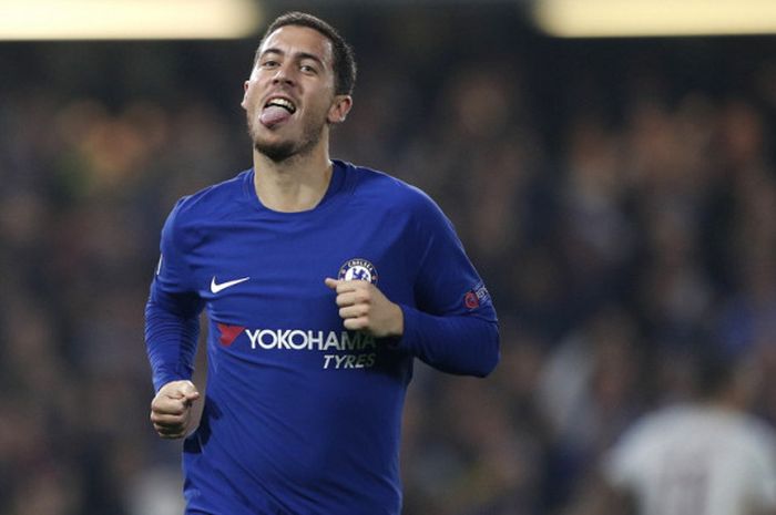 Ekspresi gelandang Chelsea, Eden Hazard, saat merayakan gol yang berhasil ia cetak ke gawang AS Roma di laga matchday ketiga Grup C Liga Champions 2017-2018 di Stadion Stamford Bridge, London, Inggris, pada Rabu (18/10/2017).