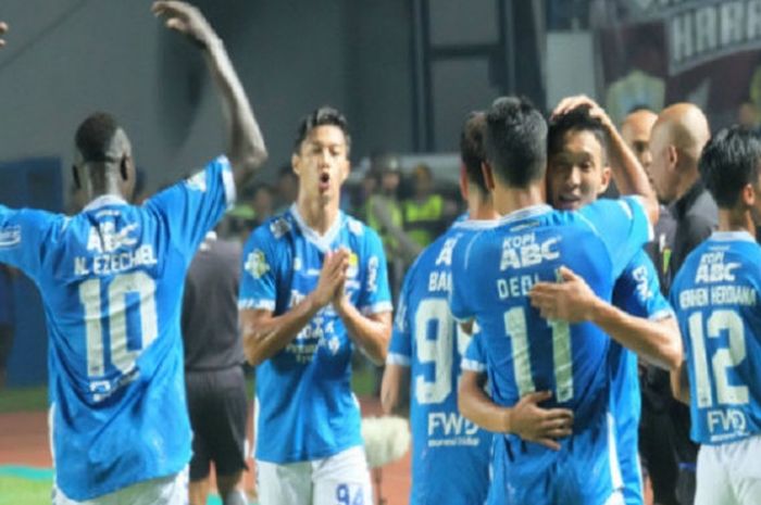 Selebrasi pemain Persib Bandung setelah mencetak gol ke gawang Mitra Kukar lewat Oh Inkyun (8/4/2018)