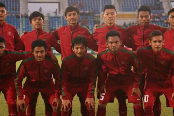 Skuad tim nasional U-19 Indonesia pada pertandingan pertama Piala AFF U-18 melawan Myanmar pada Selasa (5/9/2017). 