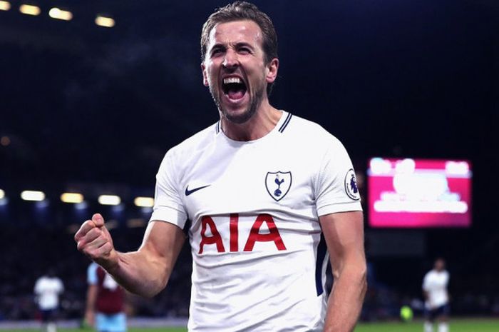 Harry Kane menjadi bintang kemenangan Tottenham Hotspur atas Burnley setelah mencetak 3 gol pada laga lanjutan Liga Inggris di Turf Noor Stadium pada Minggu (24/12/2017) dini hari WIB.