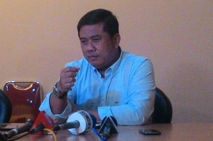 Deputi Humas K-85 G H Sutedjo menyatakan dukungannya kepada pemerintah soal lokasi KP PSSI dalam acara jumpa pers yang dilangsungkan di Swiss-Belhotel, Kemayoran, Jakarta, Kamis (15/9/2016).