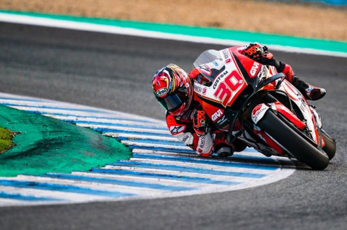 Pebalap LCR Honda, Takaaki Nakagami, saat melakukan uji coba di Sirkuit Jerez, Spanyol, Kamis (29/11/2018).