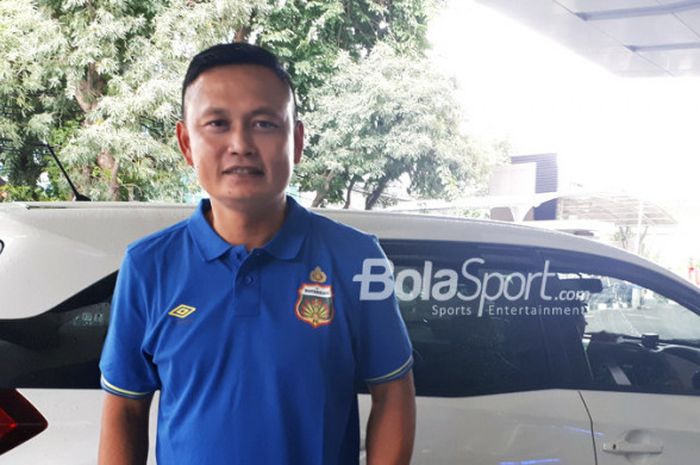 Yeyen Tumena, eks pemain timnas Indonesia yang kini menjabat GM Bhayangkara FC.