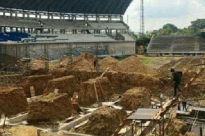 Proses pembenahan Stadion Jatidiri Semarang