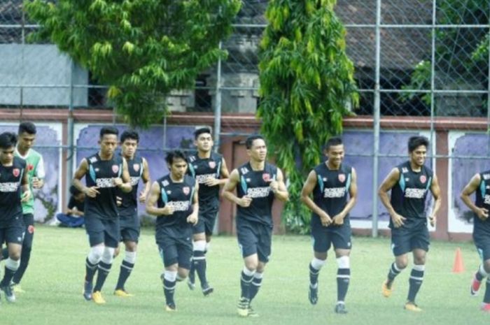   Training Centre (TC) hari pertama PSM Makassar di Lapangan Banteng, Seminyak, Bali, Rabu (31/1/2018).   