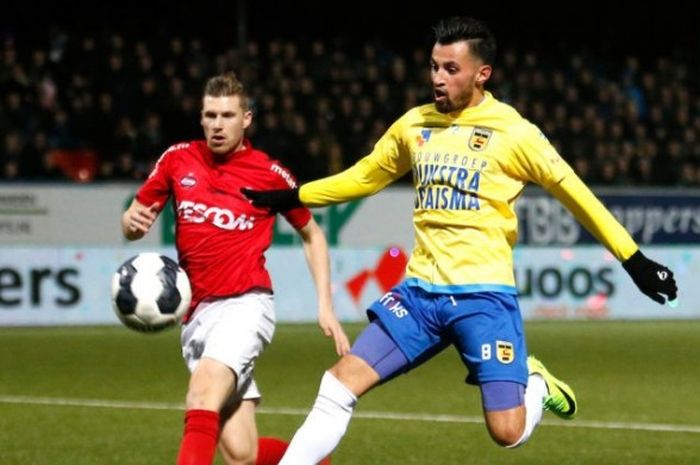 Stefano Lilipaly mencetak gol SC Cambuur ke gawang Helmond Sport pada partai lanjutan Eerste Divisie, Jumat (3/2/2017).