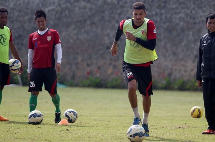 Mitra Kukar saat latihan di Batu