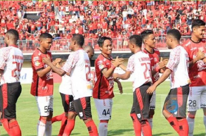 Bali United menjamu Persipura Jayapura di Stadion Kapten I Wayan Dipta, Gianyar, Minggu (23/4/2017).