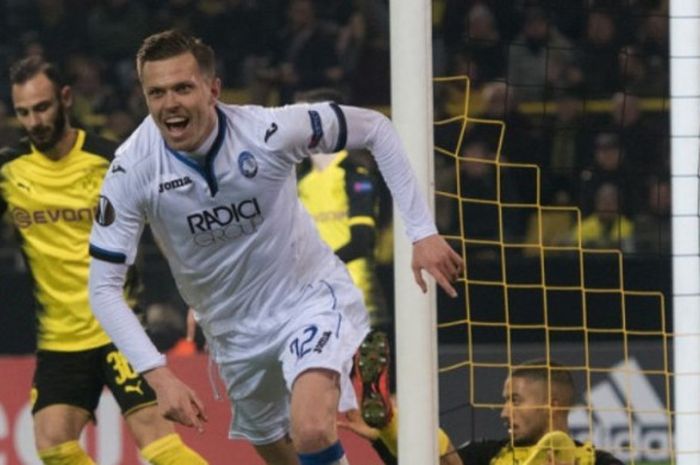 Josip Ilicic merayakan gol buat Atalanta ke gawang Borussia Dortmund dalam partai Liga Europa di Signal Iduna Park, Dortmund, 15 Februari 2018.