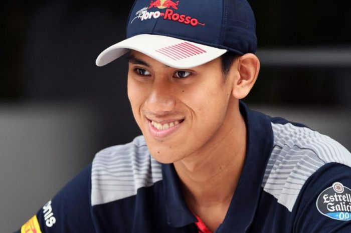 Pebalap muda Indonesia, Sean Gelael, di persiapan menuju balapan Formula 1 GP Sepang, Malaysia, pada Kamis (28/9/2017).
