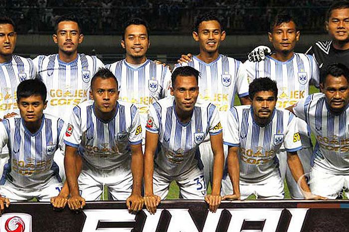 Pemain PSIS Semarang berpose menjelang laga menghadapi PSMS Medan pada semifinal Liga 2 2017 di Stadion Gelora Bandung Lautan Api, Kota Bandung, Sabtu (25/11/2017).