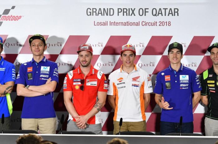 Andrea Iannone, Valentino Rossi, Andrea Dovizioso, Marc Marquez, Maverick Vinales, dan Johann Zarco, saat jumpa pers jelang MotoGP Qatar, Rabu (15/3/2018).