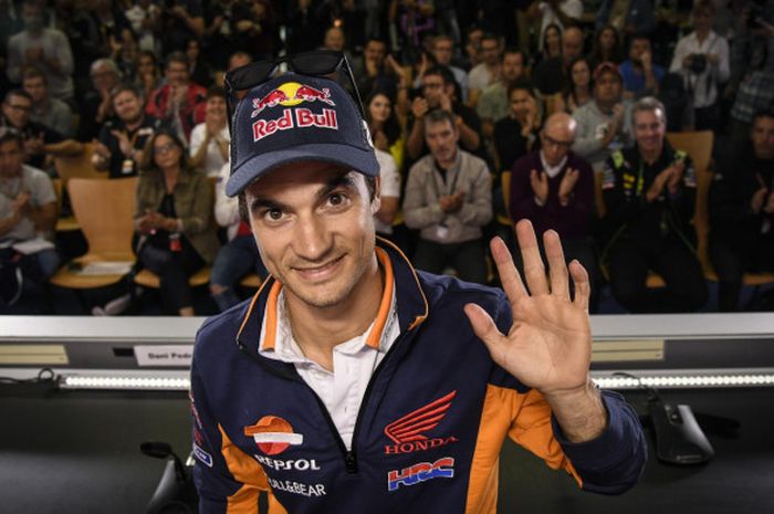 Pebalap MotoGP, Dani Pedrosa, saat menjalani jumpa pers soal keputusan pensiun dari MotoGP di 