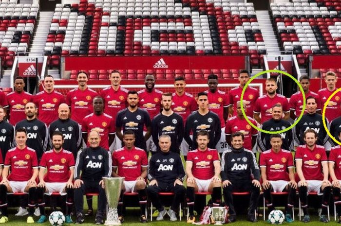 Foto resmi skuat Manchester United musim 2017-2018 