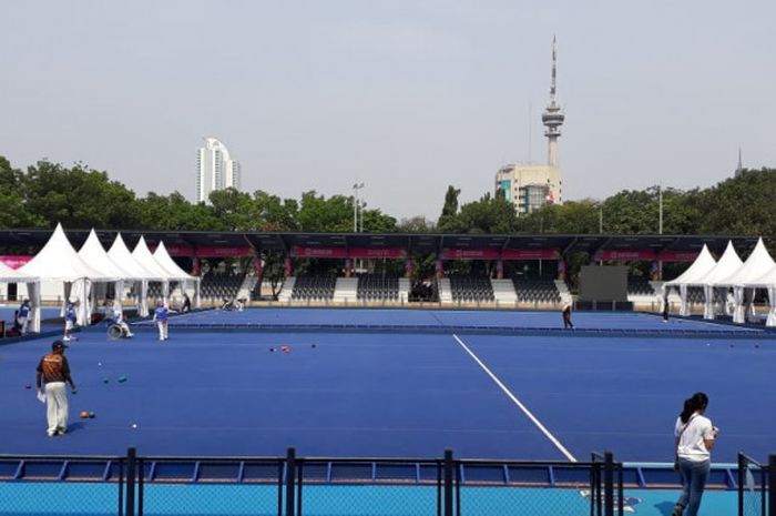 Kondisi lapangan hoki GBK yang juga akan digunakan untuk menggelar perlombaan lawn bowls pada ajang Asian Para Games 2018.