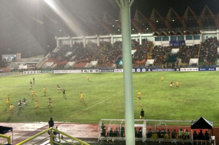 Potret laga timnas Indonesia kontra Brunei pada babak pertama dalam Aceh World Solidarity Cup 2017 di Stadion Harapan Bangsa, Banda Aceh, Sabtu (2/12/2017) malam WIB.