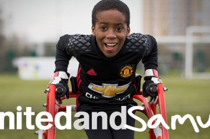 Samuel penggemar Manchester United yang menderita penyakit cerebral palsy.