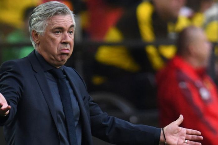  Ekspresi mantan pelatih Bayern Muenchen, Carlo Ancelotti, dalam pertandingan Piala Super Jerman 2017 menghadapi Borussia Dortmund di Stadion Signal Iduna Park, Dortmund, Jerman, pada 5 Agustus 2017. 