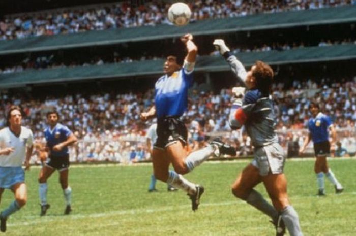  Gol tangan Tuhan Maradona. 