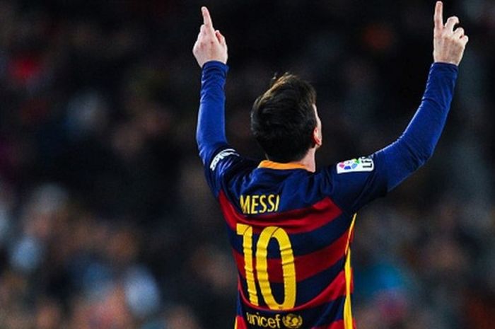 Lionel Messi merayakan gol yang dia cetak untuk Barcelona dalam pertandingan Copa del Rey kontra Espanyol di Camp Nou, Barcelona, Spanyol, 6 Januari 2016.