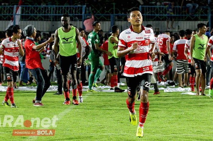 Pemain sayap Madura United, Fandi Eko Utomo, saat tampil melawan Persegres Gresik United dalam laga pekan ke-9 Liga 1 di Stadion Gelora Bangkalan, Jawa Timur (01/06/2017) Kamis malam.