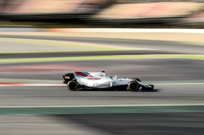 Pebalap William asal Brasil, Felipe Massa, memacu mobilnya pada hari pertama tas pramusim ke-2 Formula 1 2017 di Circuit de Barcelona-Catalunya, Spanyol, Selasa (7/3/2017).