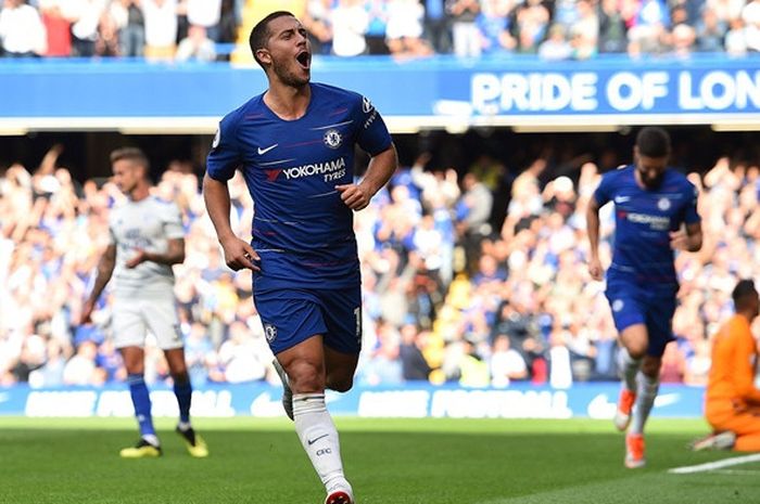 Gelandang Chelsea, Eden Hazard, merayakan gol yang dicetak ke gawang Cardiff City dalam laga Liga Inggris di Stadion Stamford Bridge, London, Inggris pada 15 September 2018.