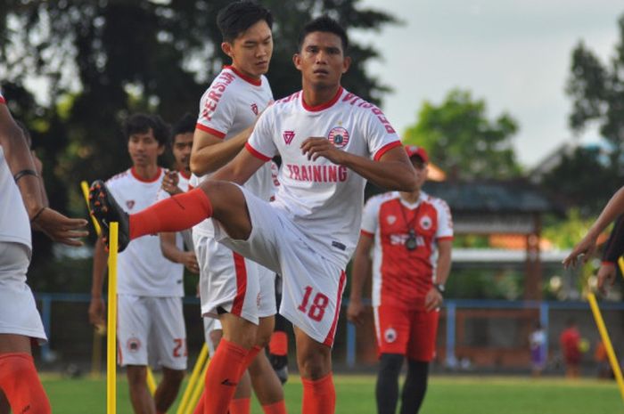 Gelandang Persija, Sandi Sute, sudah bergabung dengan timnya di Lapangan Samudra, Kuta, Bali, Senin (11/9/2017)