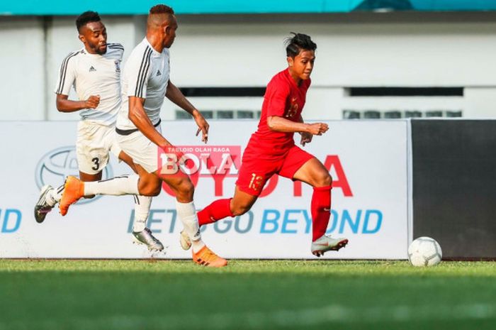 Febri Hariyadi saat membela timnas Indonesia melawan timnas Mauritius pada laga uji coba di Stadion Wibawa Mukti, Kabupaten Bekasi, Selasa (11/9/2018).