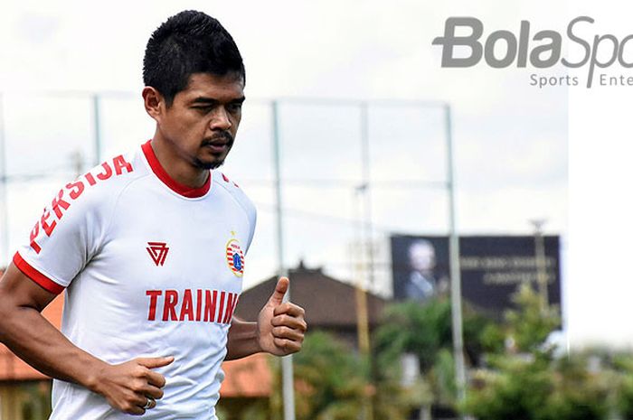  Striker Persija Jakarta, Bambang Pamungkas, saat berlatih di Lapangan Samudra, Legian-Bali, Kamis (18/1/2018) sore menjelang laga menghadapi PSPS Riau dalam laga Piala Presiden 2018. 