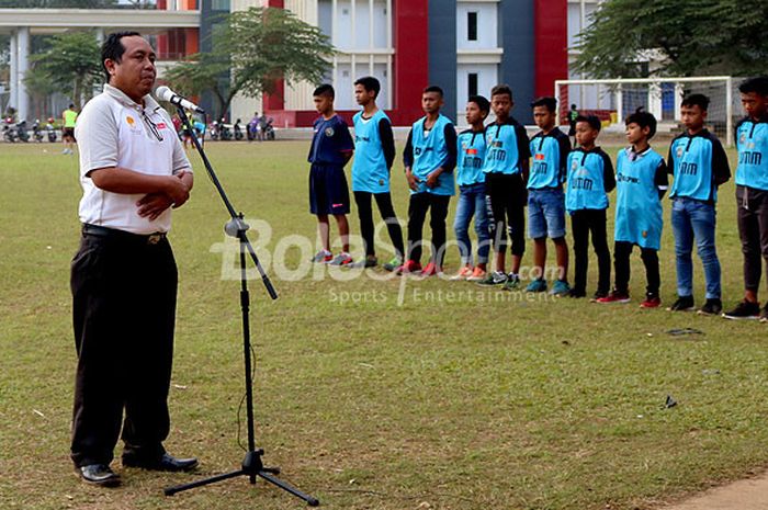 Haris Tofly, Pembina SSB UMM memberi sambutan karena mewakili Jawa Timur di Piala Menpora U-12 yang digelar 28-31 Agustus 2018 di Balikpapan.