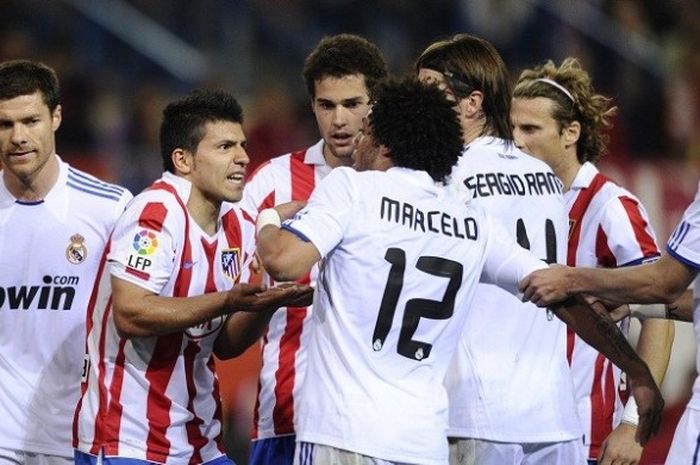 Sergio Aguero (kedua dari kiri) tak pernah menang kala bertemu dengan Real Madrid.