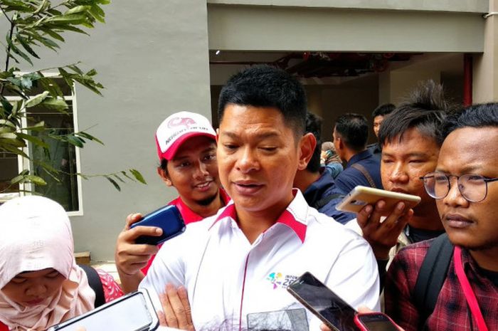 Ketua Umum Inapgoc, Raja Sapta Oktohari, saat berbicara kepada para awak media di Wisma Atlet Kemayoran, Jakarta, Senin (26/2/2018).
