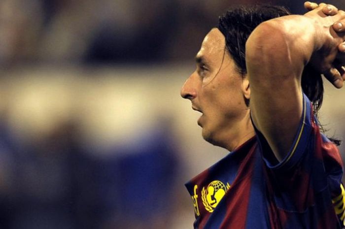 Reaksi Zlatan Ibrahimovic dalam partai Barcelona kontra Real Zaragoza di ajang Liga Spanyol di Stadion La Romareda, 21 Maret 2010.