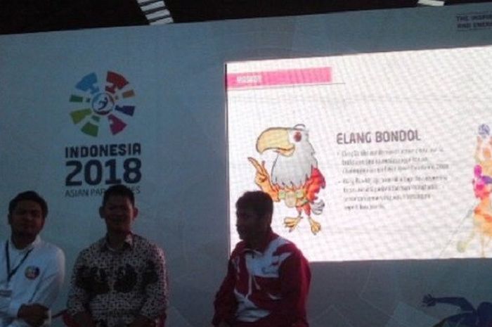 Elang Bondol Si Ulung, Jadi Maskot Resmi Asian Para Games Tribunnews.com / Rina Ayu Ketua INAPGOC Raja Sapta Oktohari, dan David Jakob peraih medali emas Asean Paragames tampil pada acara konferensi pers di JI-Expo Kemayoran Jakarta Pusat, Jumat (6/10/2017) sambil memperkenalkan maskot resmi Elang Bondol 