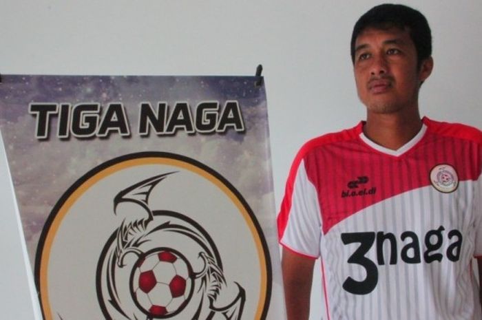 Mantan pemain Arema yang kini melatih akademi sepak bola Tiga Naga di Riau, Ichwan Wicaksono.