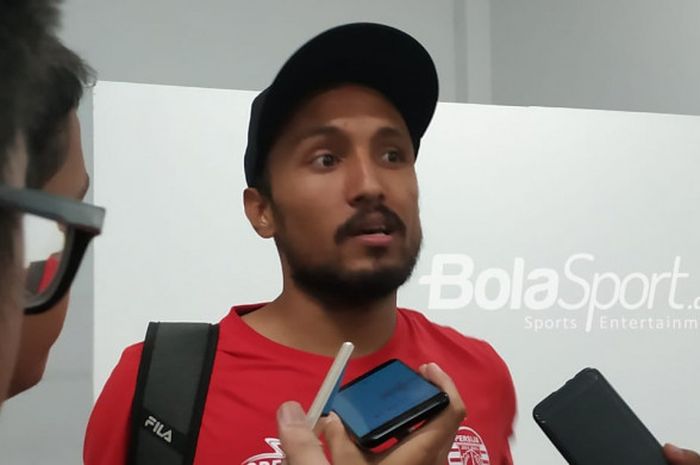 Gelandang Persija Jakarta, Rohit Chand saat menjawab pertanyaan wartawan di Mixed Zone Stadion Utama