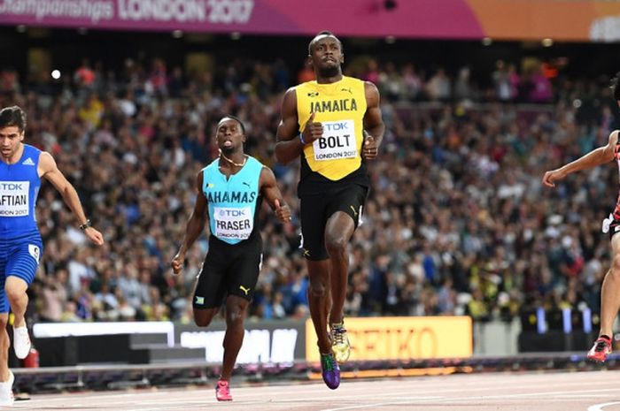 Sprinter Jamaika, Usain Bolt, saat menjalani kualifikasi lomba lari nomor 100 meter pada Kejuaraan Dunia Atletik di London Stadium, London, Inggris, Jumat (4/8/2017).