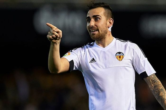 Aksi selebrasi penyerang Valencia, Paco Alcacer, setelah menjebol gawang Real Madrid di Estadi Mestalla, Valencia, 3 Januari 2016.