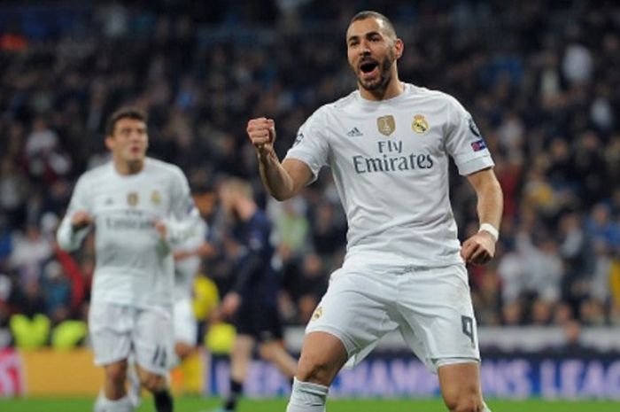 Striker Real Madrid, Karim Benzema, beraksi dalam laga ontra Malmo di Santiago Bernabeu, Selasa (8/12/2015)