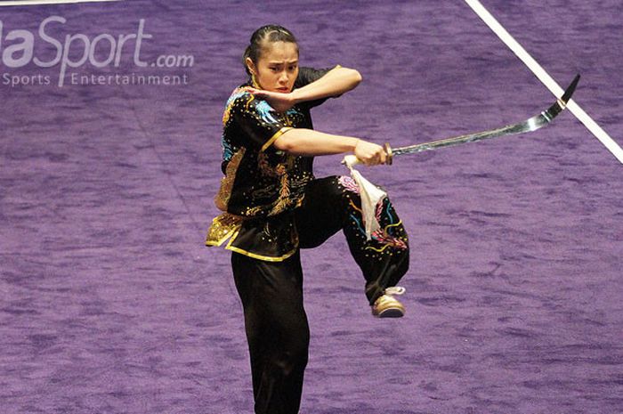 Aksi atlet wushu Indonesia, Felda Elvira Santoso, saat tampil di SEA Games 2017 di Kuala Lumpur Convention Center, Malaysia (21/8/2017).