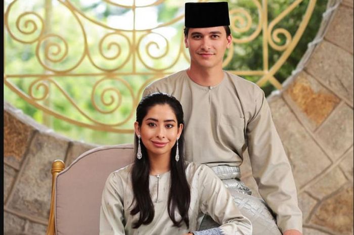 Dennis Muhammad Abdullah dan Putri Tunku Tun Aminah