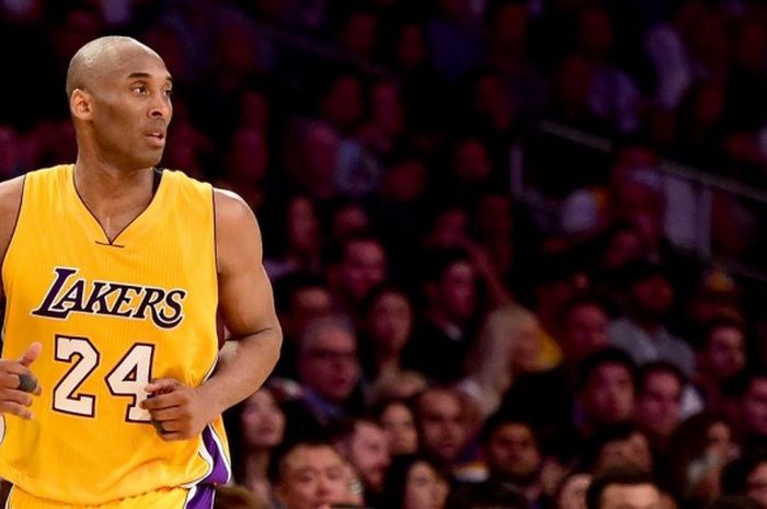 Pebasket Los Angeles Lakers, Kobe Bryant, saat menjalani pertandingan perpisahannya di pentas NBA dengan melawan Utah Jazz di Staples Center, Los Angeles, California, Rabu (13/4/2016) malam waktu setempat atau Kamis WIB.