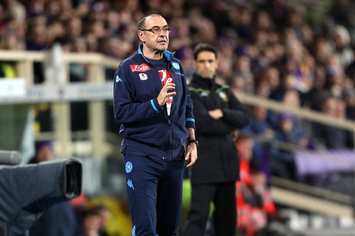 Maurizio Sarri memberikan Intuksi pada sela pertandingan Serie A antara Fiorentina dan Napoli di Artemio Franchi, 29 Februari 2016.